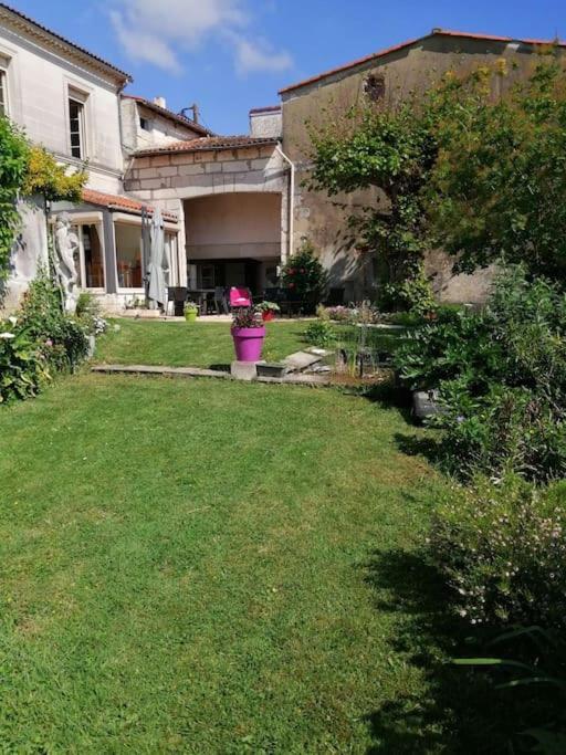 Le Lys Apartman Saintes Kültér fotó